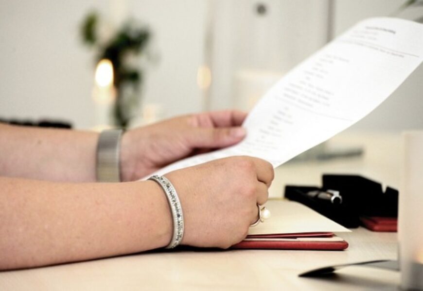 Vendere casa senza notaio con scrittura privata autenticata.