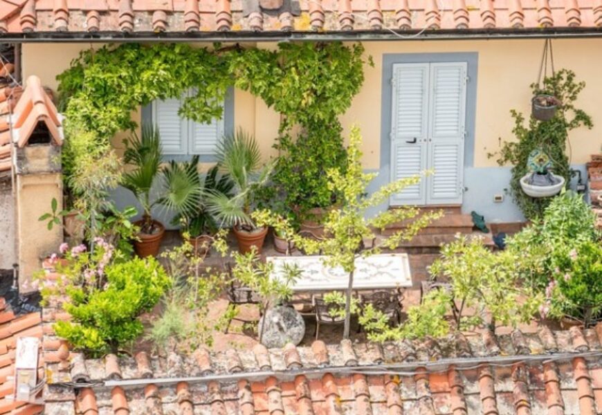 Arredare un terrazzo spendendo poco: 10 consigli pratici